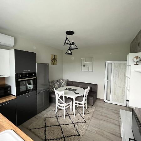 Apartment Enina เวลีคอเทอร์โนโว ภายนอก รูปภาพ