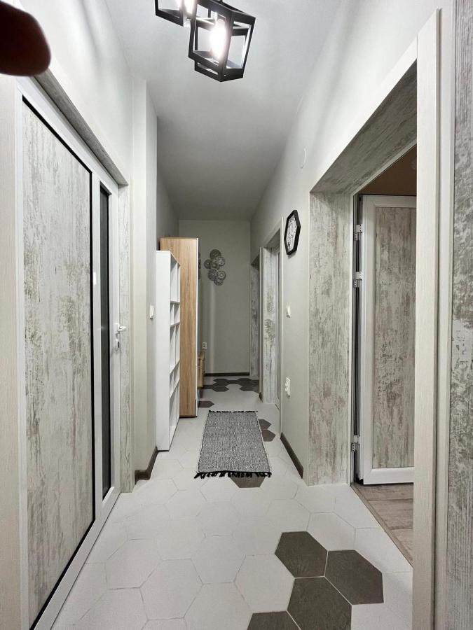 Apartment Enina เวลีคอเทอร์โนโว ภายนอก รูปภาพ